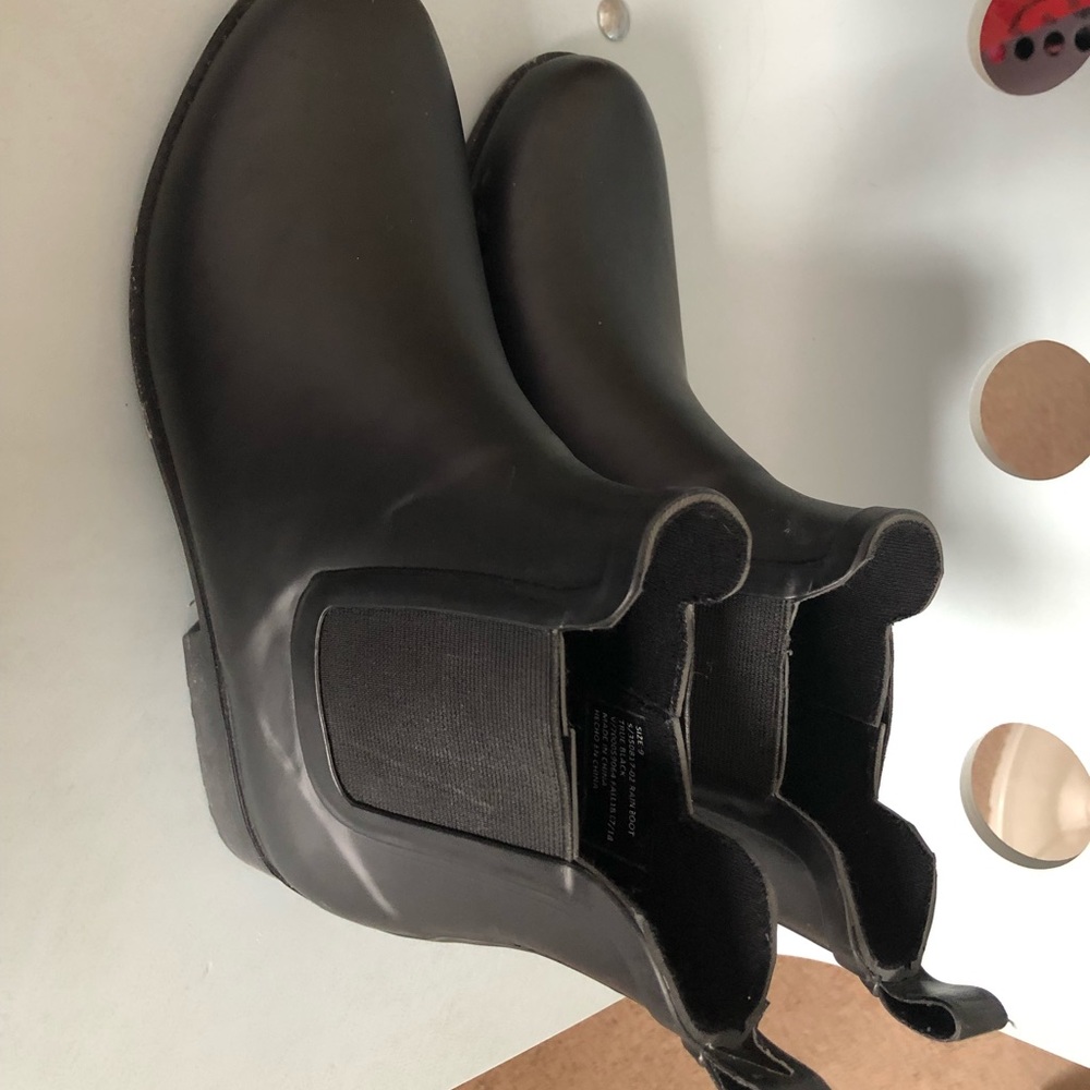 Gap Rain Booties